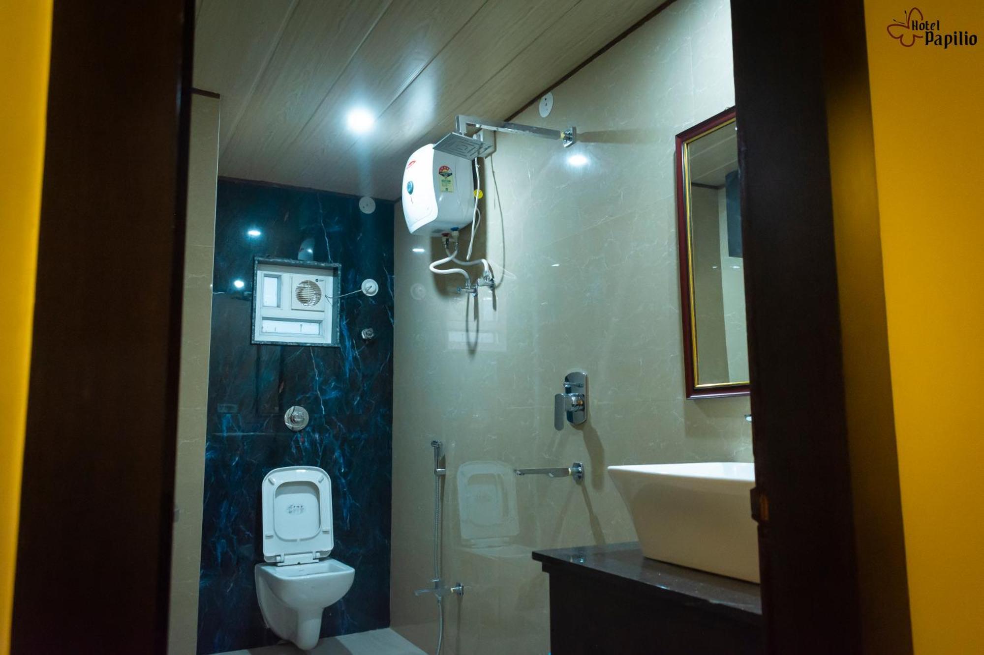 Māldah Hotel Papilio מראה חיצוני תמונה