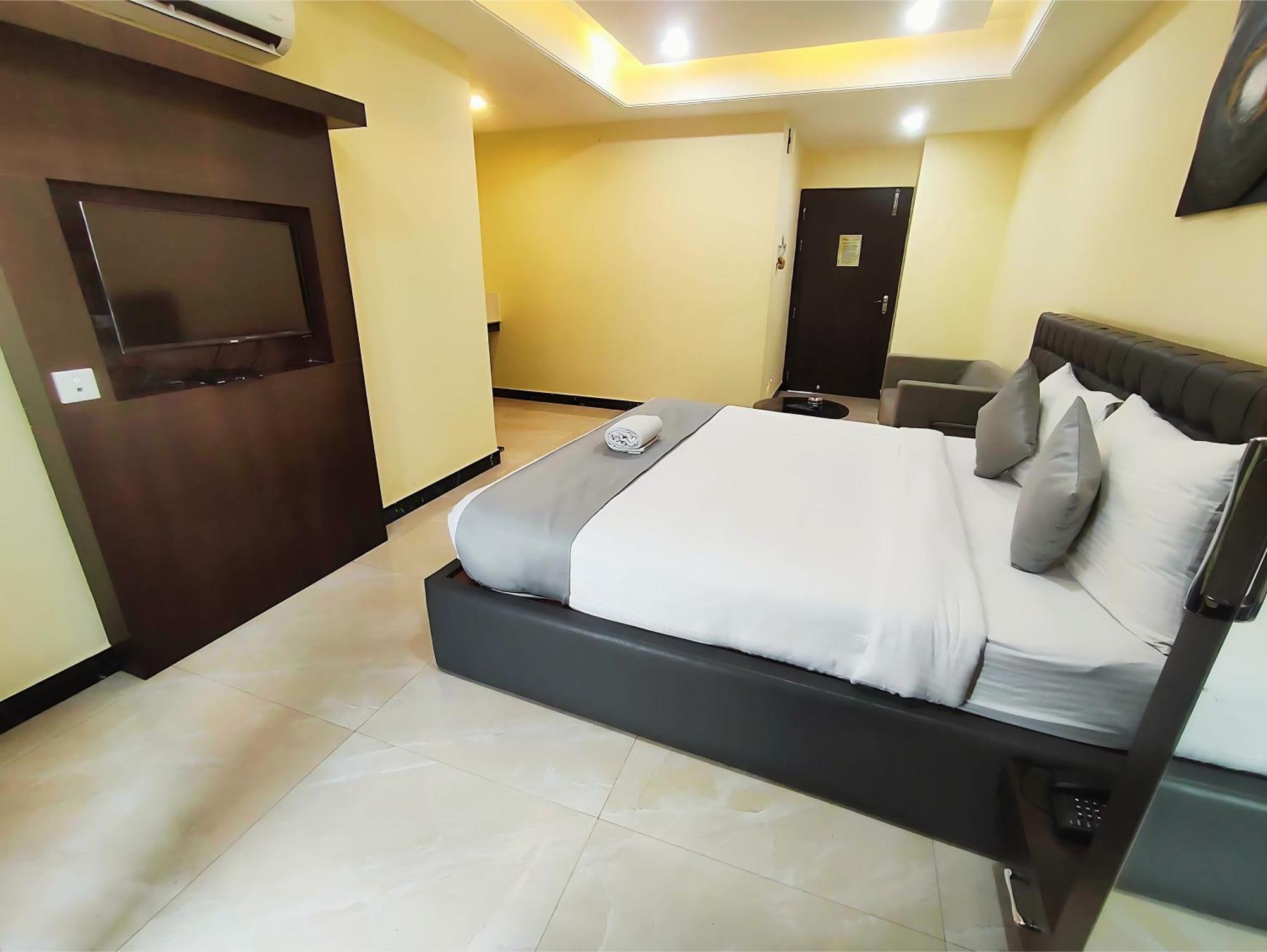 Māldah Hotel Papilio מראה חיצוני תמונה